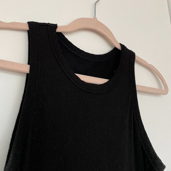 Black Ribbed Tank Size Medium - Picture 2 of 2